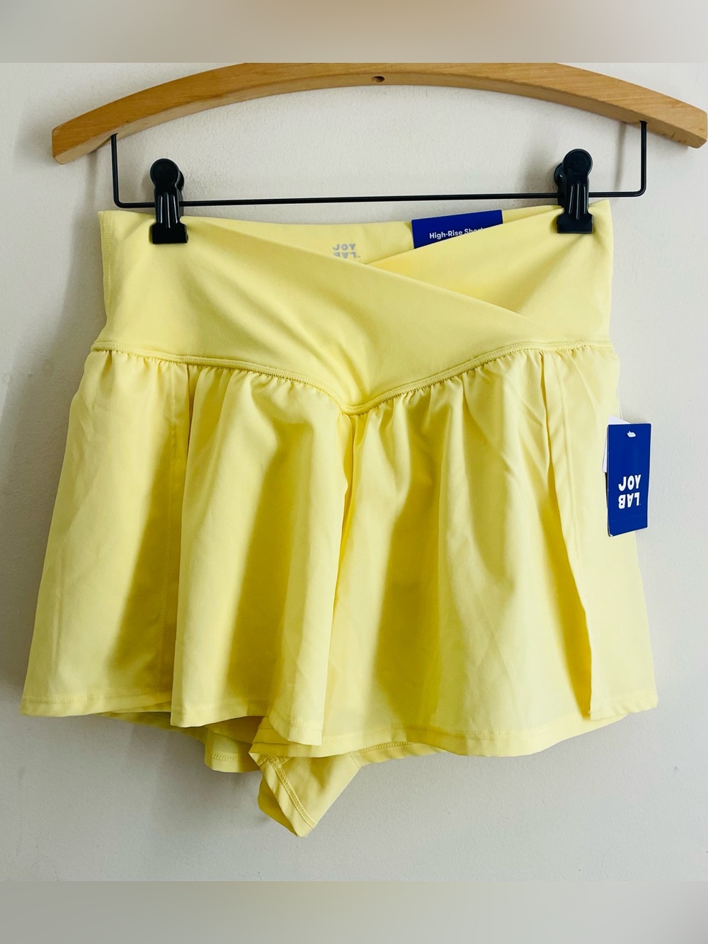 JoyLab High Rise Flowy Running Shorts M Buttercream Yellow Crossover NWT